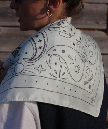 Apaszka Tiger Silk Ecru