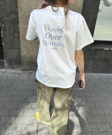 No Worries T-shirt Ecru Oversize