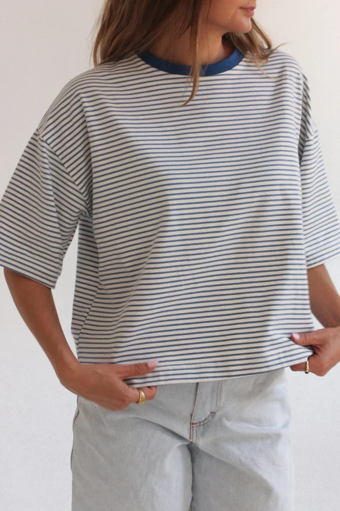 Boxy Niebieski T-shirt W Paski Premium - obrazek 2
