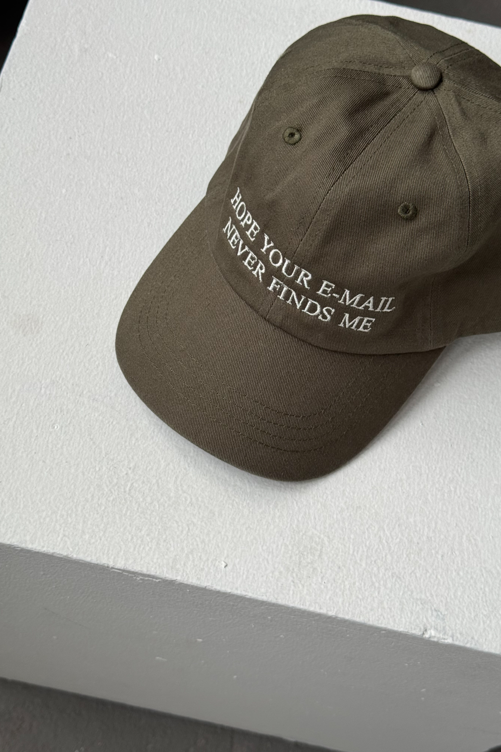 Czapka No E-mails Khaki