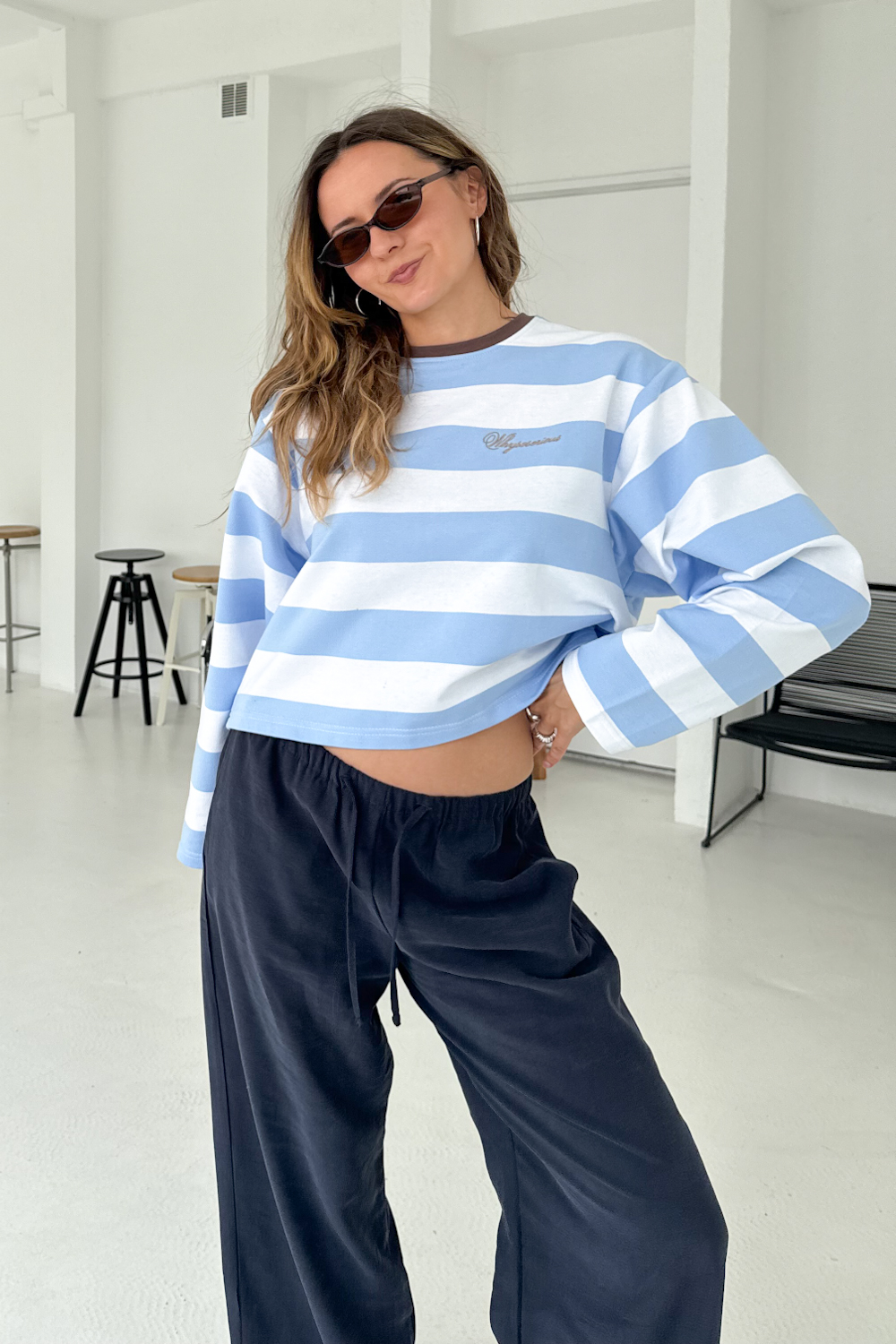 Longsleeve Boxy w Paski Niebieskie - obrazek 5