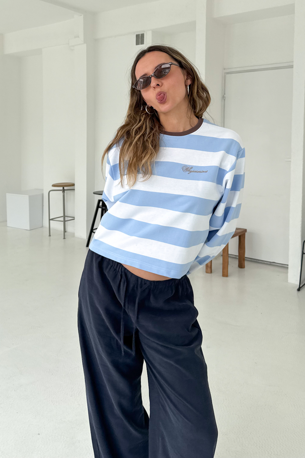 Longsleeve Boxy w Paski Niebieskie - obrazek 4