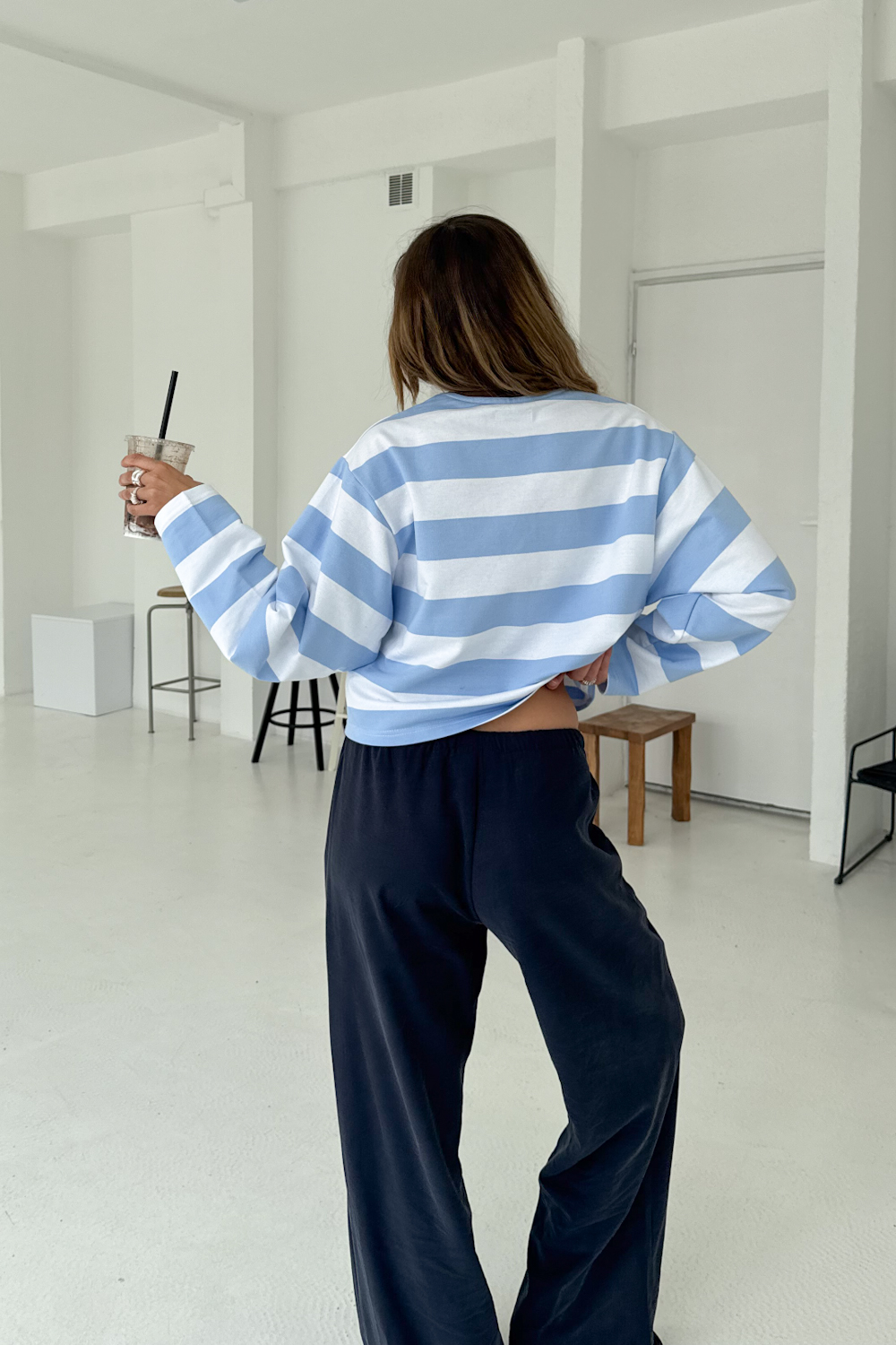 Longsleeve Boxy w Paski Niebieskie - obrazek 3