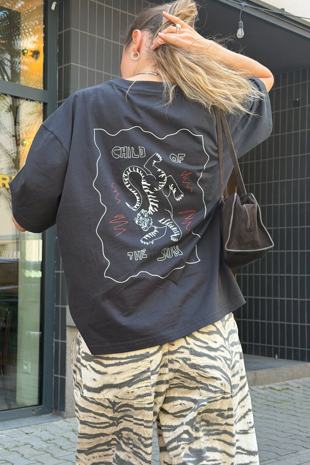 T-shirt Tiger Oversize Dusty Black - obrazek 4